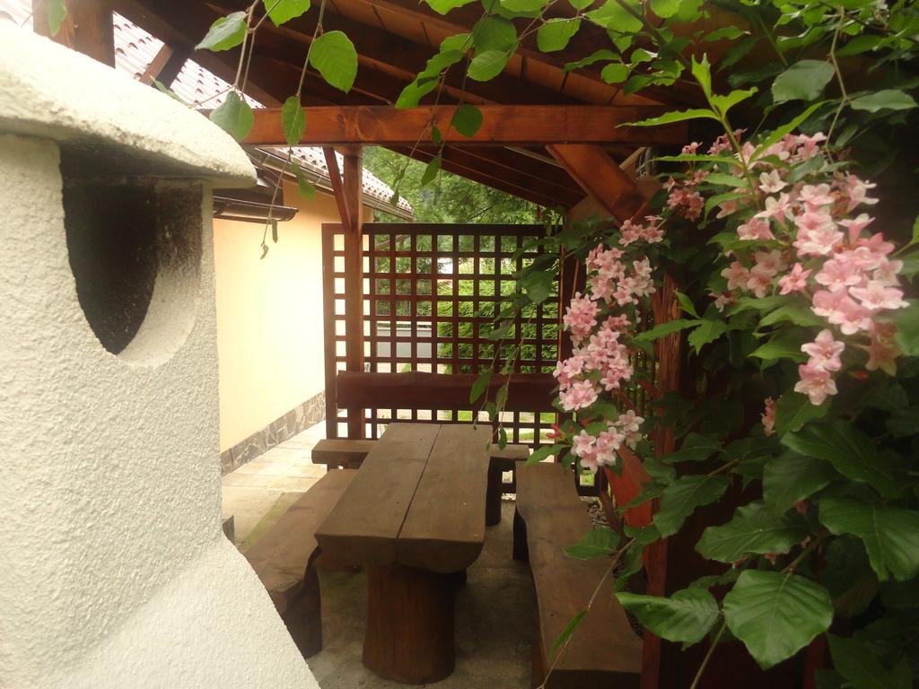 Chalupa Na Hrbku Belá Buitenkant foto